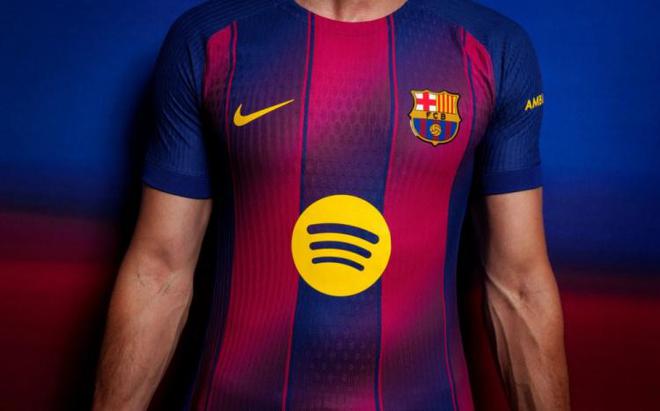 Le FC Barcelone dévoile son maillot domicile 2025/26