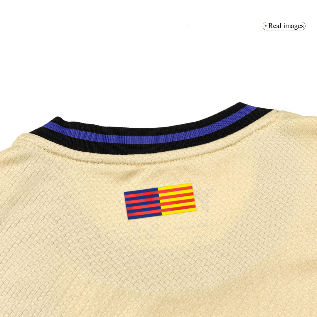 Barcelona 
 Extérieur 
Maillot 
Tenue (Maillot+Shorts+Chaussettes) 
2025/26 
 
 Jaune&Noir